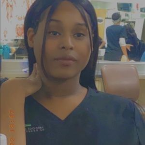 Meet your Posher, Makayla